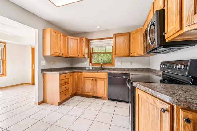 $489,900 | 305 Morgan Lane, Beaver Dam, WI 53916