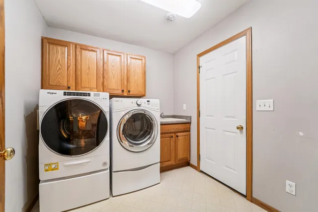 $489,900 | 305 Morgan Lane, Beaver Dam, WI 53916