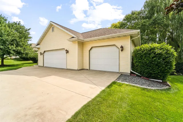 $489,900 | 305 Morgan Lane, Beaver Dam, WI 53916