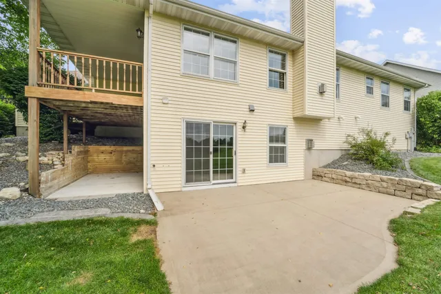 $489,900 | 305 Morgan Lane, Beaver Dam, WI 53916