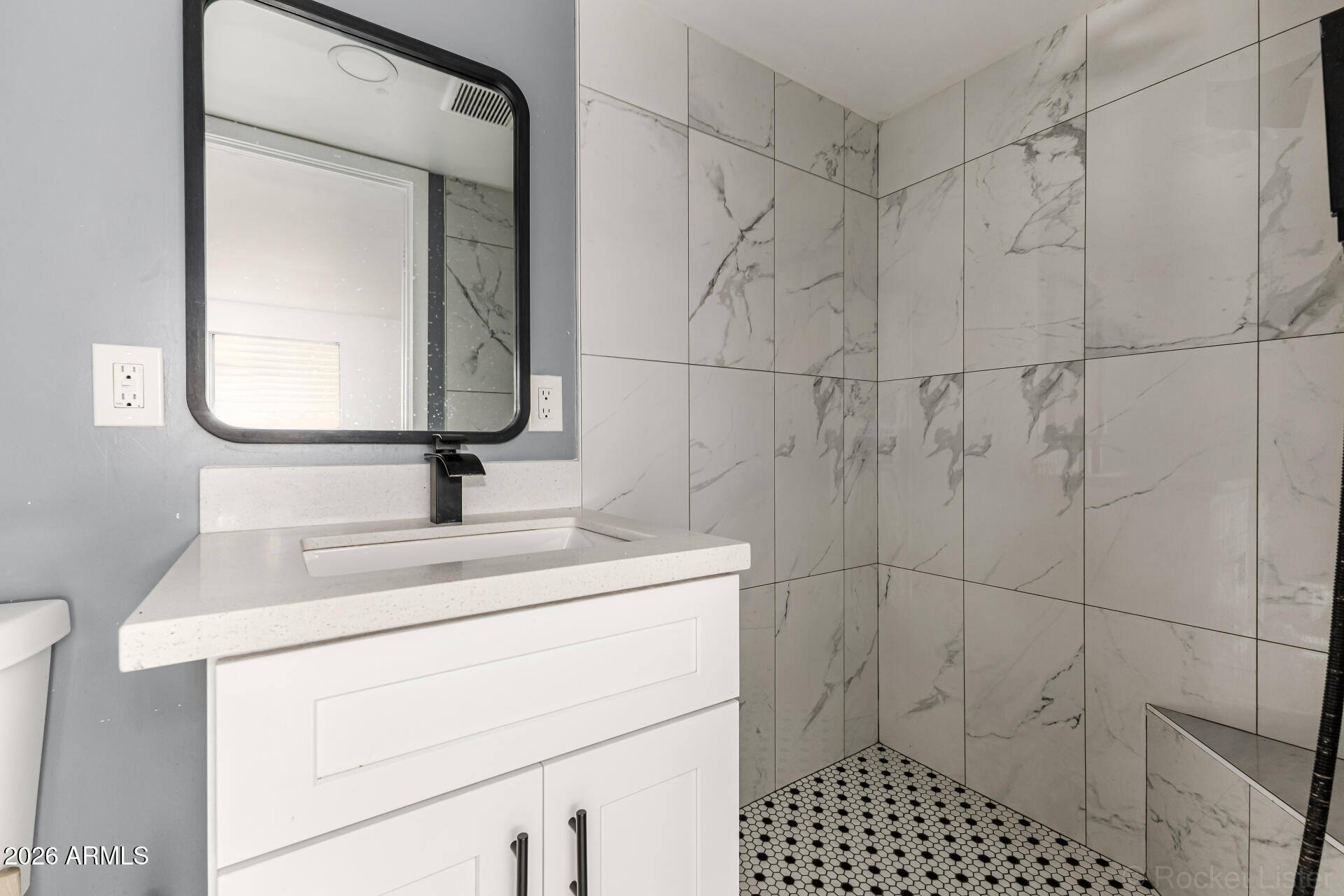 18442 North 1st Street Phoenix, AZ 85022 - Photo 11 of 23 Bathroom