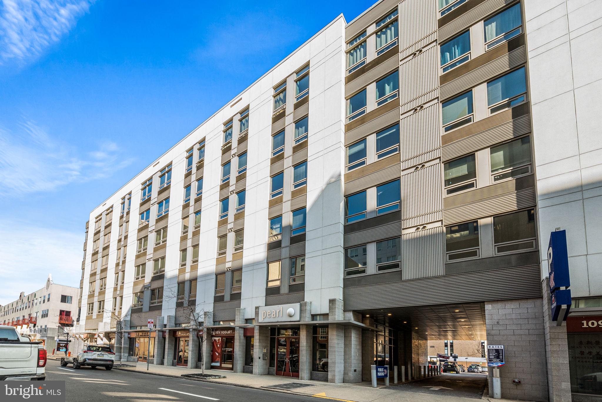 815 Arch Street, Unit 519 Philadelphia, PA 19107 - Photo 7 of 13 a front view of a building