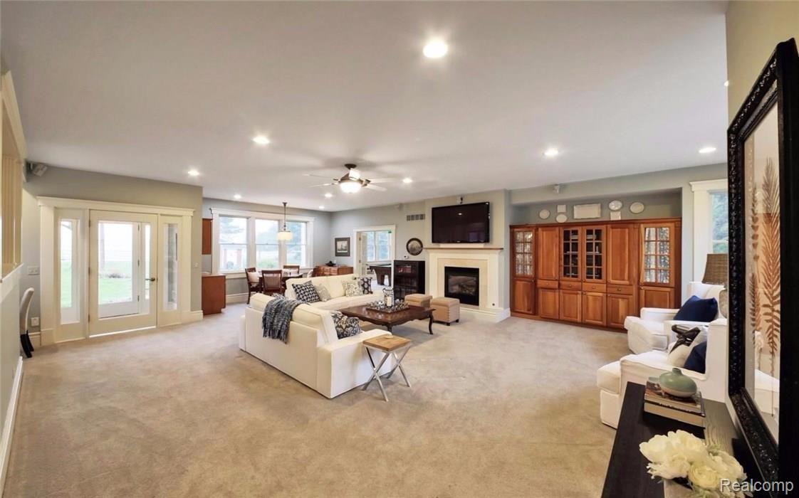 6830 West Liberty Road Ann Arbor, MI 48103 - Photo 18 of 59 18.jpg