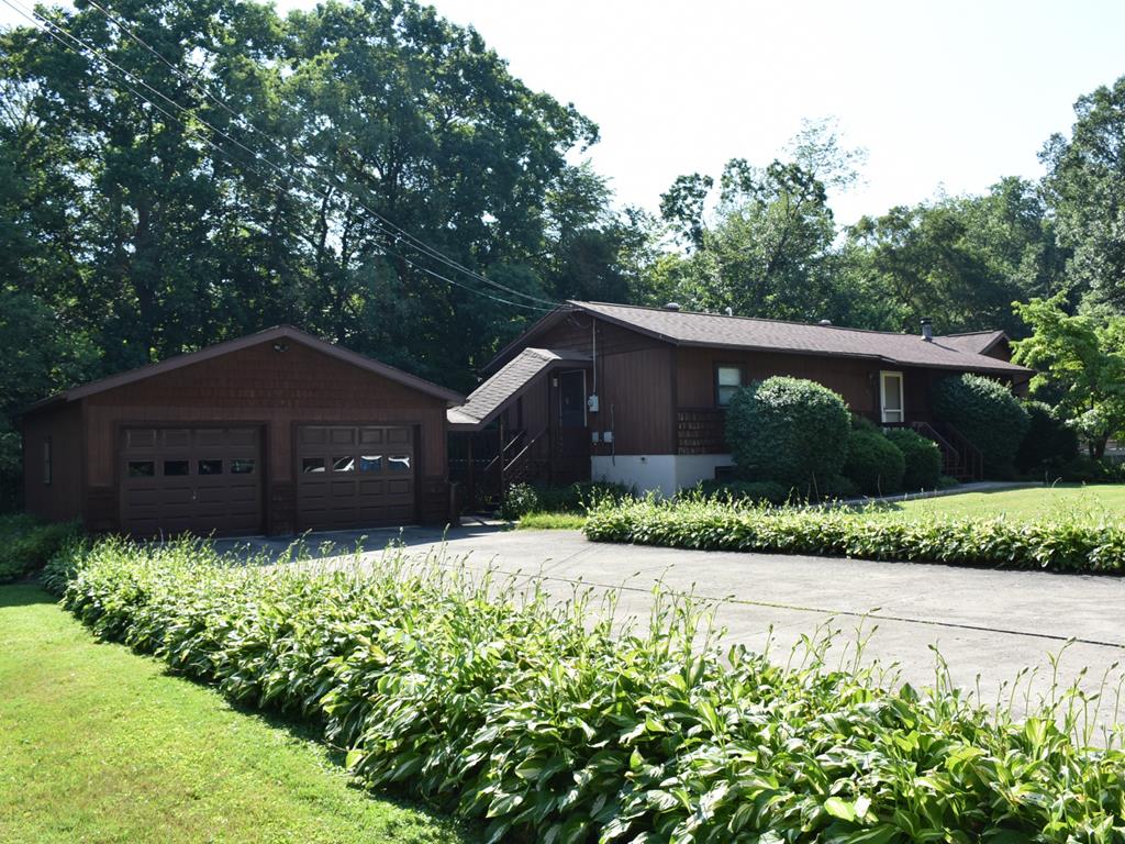 711 Ravine Street Meadville, PA 16335 - Photo 1 of 27