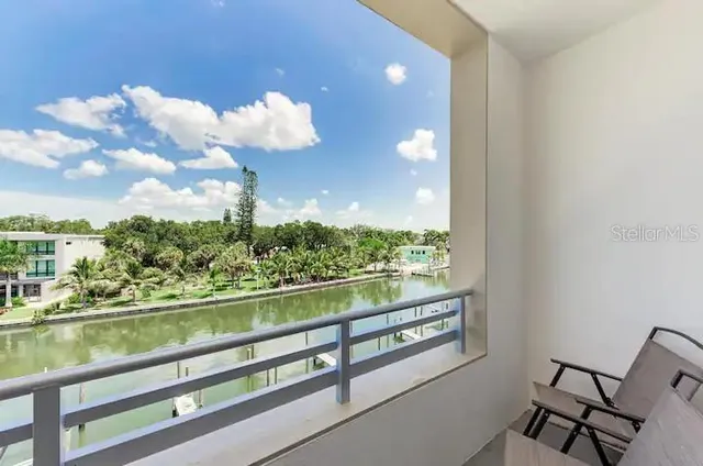 $479,500 | 1709 North Tamiami Trail, Unit 425, Sarasota, FL 34234