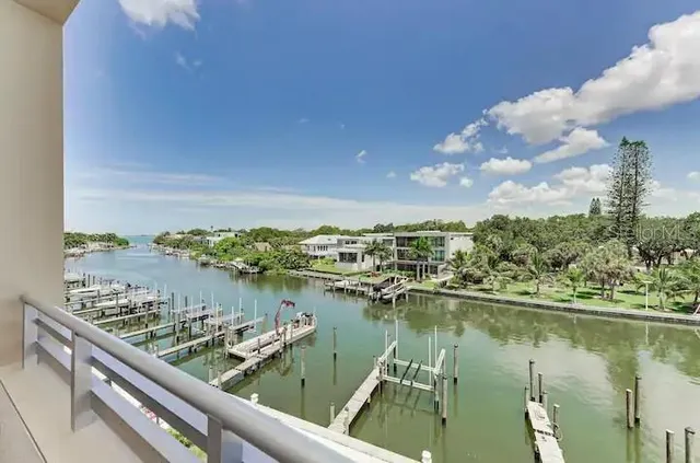 $479,500 | 1709 North Tamiami Trail, Unit 425, Sarasota, FL 34234