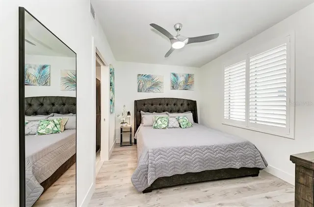 $479,500 | 1709 North Tamiami Trail, Unit 425, Sarasota, FL 34234