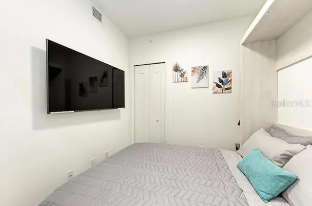 $479,500 | 1709 North Tamiami Trail, Unit 425, Sarasota, FL 34234