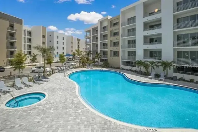 $479,500 | 1709 North Tamiami Trail, Unit 425, Sarasota, FL 34234