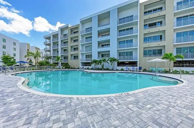 $479,500 | 1709 North Tamiami Trail, Unit 425, Sarasota, FL 34234