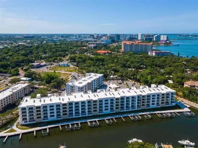 $479,500 | 1709 North Tamiami Trail, Unit 425, Sarasota, FL 34234