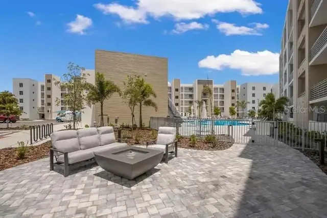 $479,500 | 1709 North Tamiami Trail, Unit 425, Sarasota, FL 34234