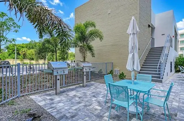 $479,500 | 1709 North Tamiami Trail, Unit 425, Sarasota, FL 34234