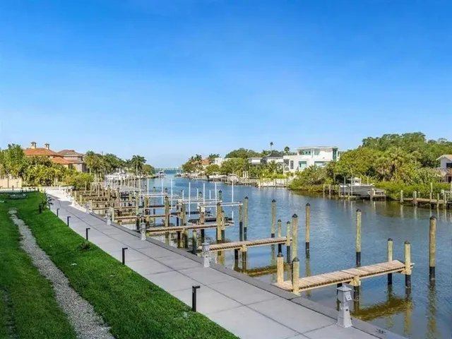 $479,500 | 1709 North Tamiami Trail, Unit 425, Sarasota, FL 34234