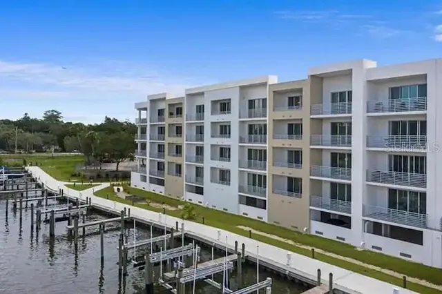$479,500 | 1709 North Tamiami Trail, Unit 425, Sarasota, FL 34234