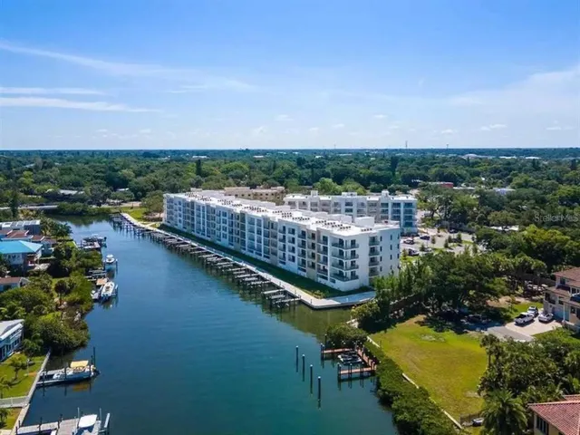 $479,500 | 1709 North Tamiami Trail, Unit 425, Sarasota, FL 34234