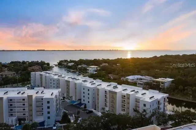 $479,500 | 1709 North Tamiami Trail, Unit 425, Sarasota, FL 34234