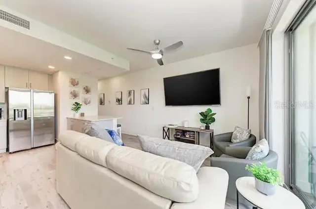 $479,500 | 1709 North Tamiami Trail, Unit 425, Sarasota, FL 34234