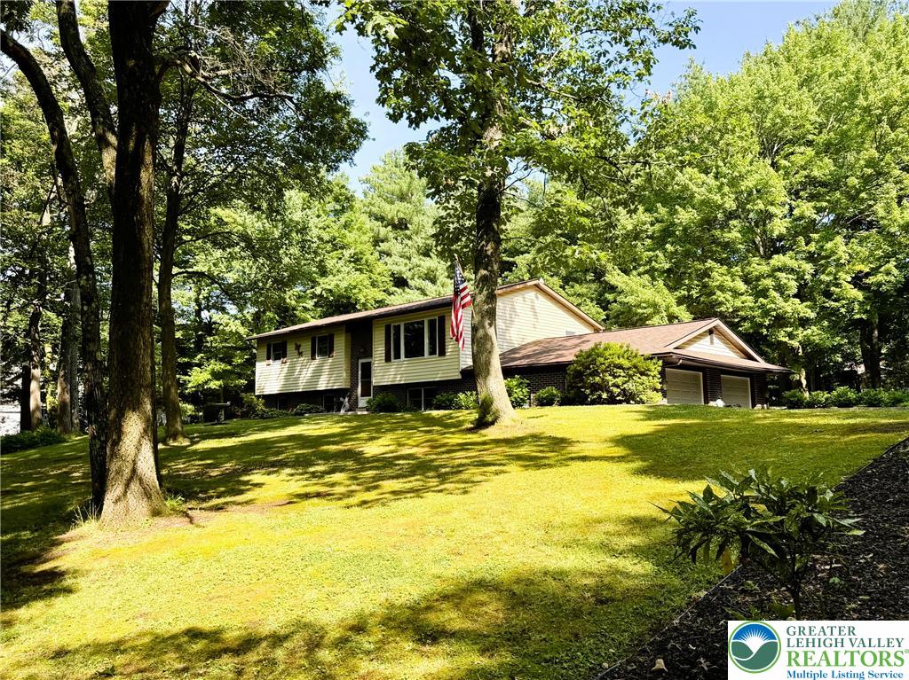 525 Pinewood Road Lehighton, PA 18235 - Photo 2 of 51 A spacious Bi-level with over 2,500 sq ft of finished living space