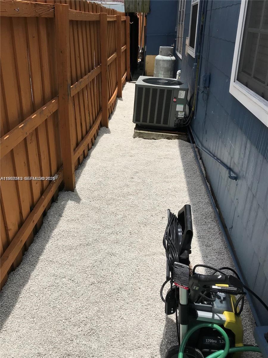 27 Southwest 55th Avenue Road Miami, FL 33134 - Photo 14 of 17 a view of stairs