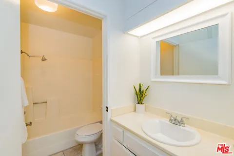 $395,000 | 7025 Glade Avenue, Unit 24, Canoga Park, CA 91303