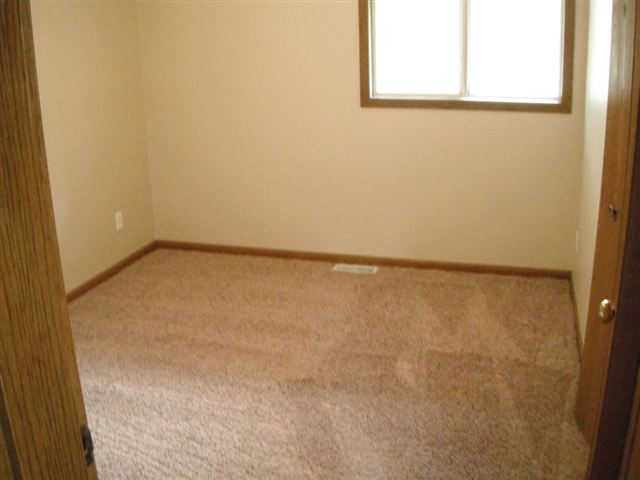 80 South Richman Road St. Clair, MI 48079 - Photo 8 of 20 31028133-7.JPG