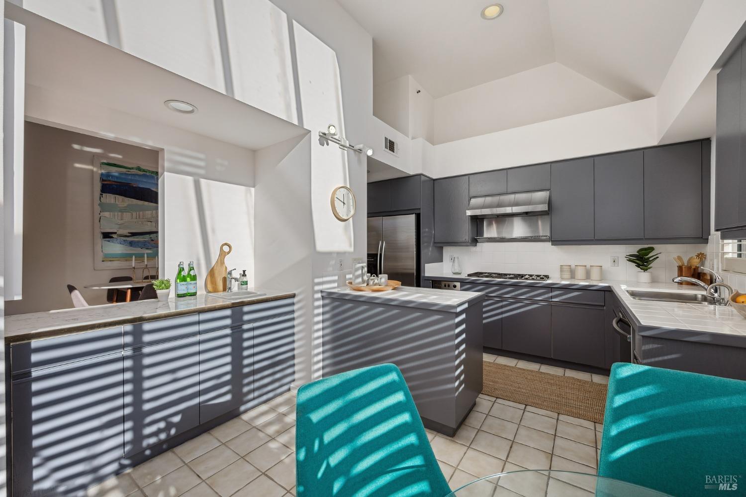 41 Lagoon Vista Road Tiburon, CA 94920 - Photo 21 of 43 Gallery Image 21