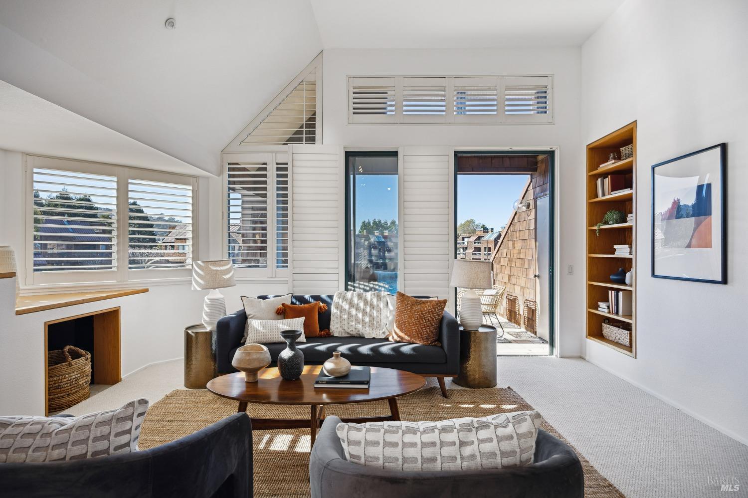 41 Lagoon Vista Road Tiburon, CA 94920 - Photo 5 of 43 Gallery Image 5