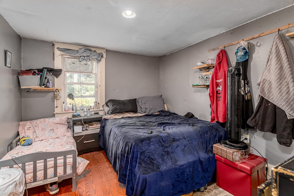 260 State Road Phillipston, MA 01331 - Photo 20 of 42 a bedroom with a bed and a window