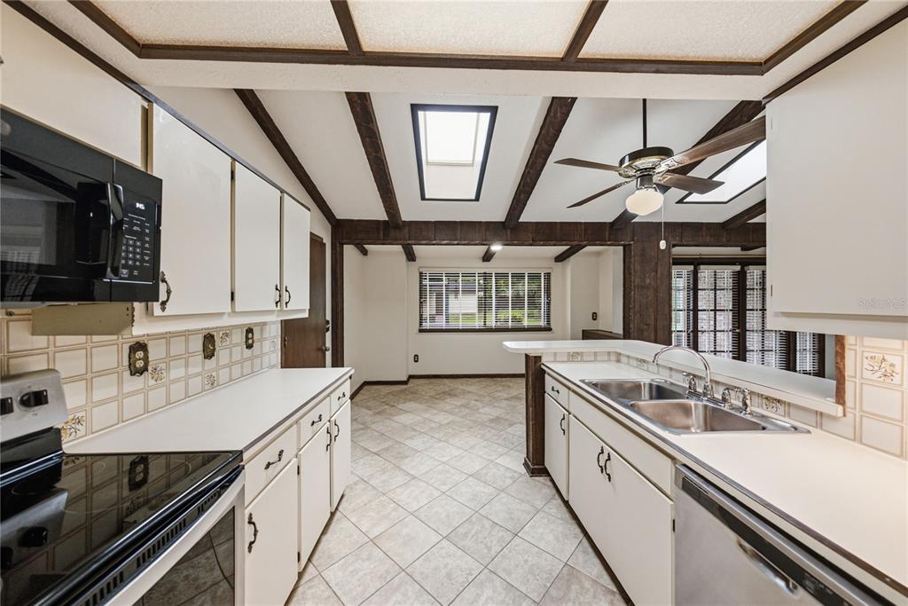 501 Bryan Road Brandon, FL 33511 - Photo 18 of 93 Gallery Image 18