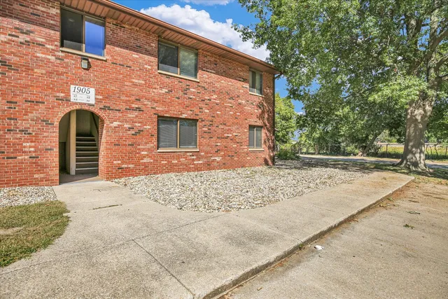 $99,000 | 1905 Christopher Circle, Unit 4, Urbana, IL 61802