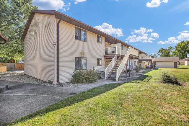 $99,000 | 1905 Christopher Circle, Unit 4, Urbana, IL 61802