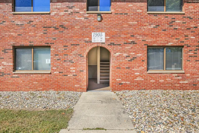 $99,000 | 1905 Christopher Circle, Unit 4, Urbana, IL 61802