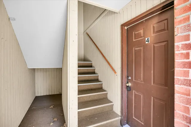 $99,000 | 1905 Christopher Circle, Unit 4, Urbana, IL 61802