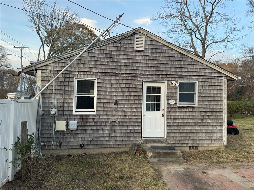 207 North Road South Kingstown, RI 02879 - Photo 2 of 5