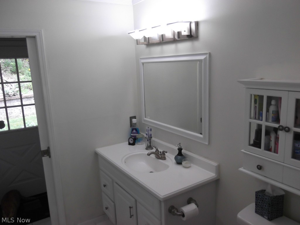 7277 Auburn Road Painesville, OH 44077 - Photo 14 of 21 FIRST FLOOR BATHROOM