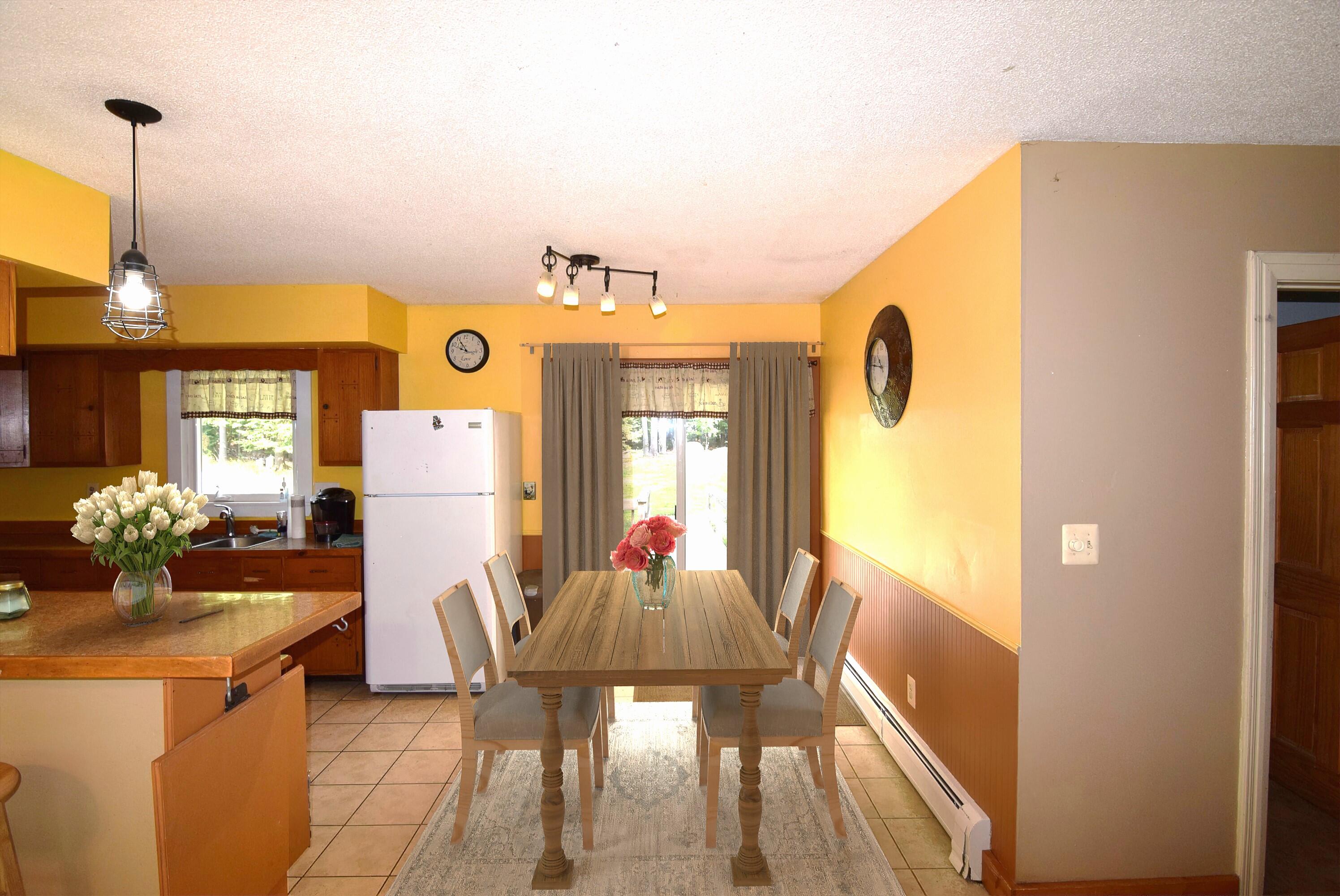 675 Quaker Ridge Road Leeds, ME 04263 - Photo 4 of 27 04-dining area restyled