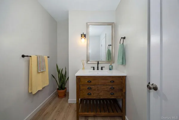 $450,000 | 39 North Broadway, Kingston, NY 12401