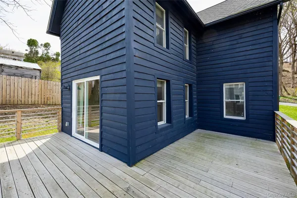 $450,000 | 39 North Broadway, Kingston, NY 12401