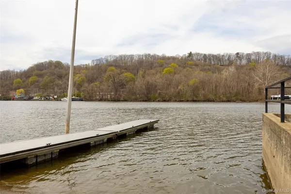 $450,000 | 39 North Broadway, Kingston, NY 12401