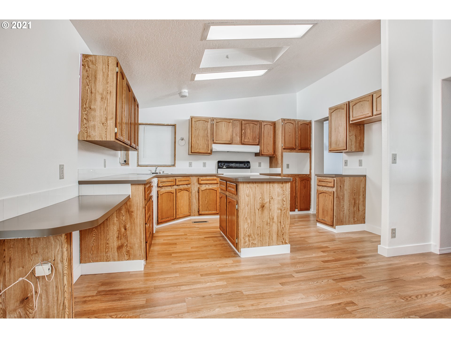 26747 South Shibley Road Colton, OR 97017 - Photo 9 of 13 a view of kitchen with wooden floor