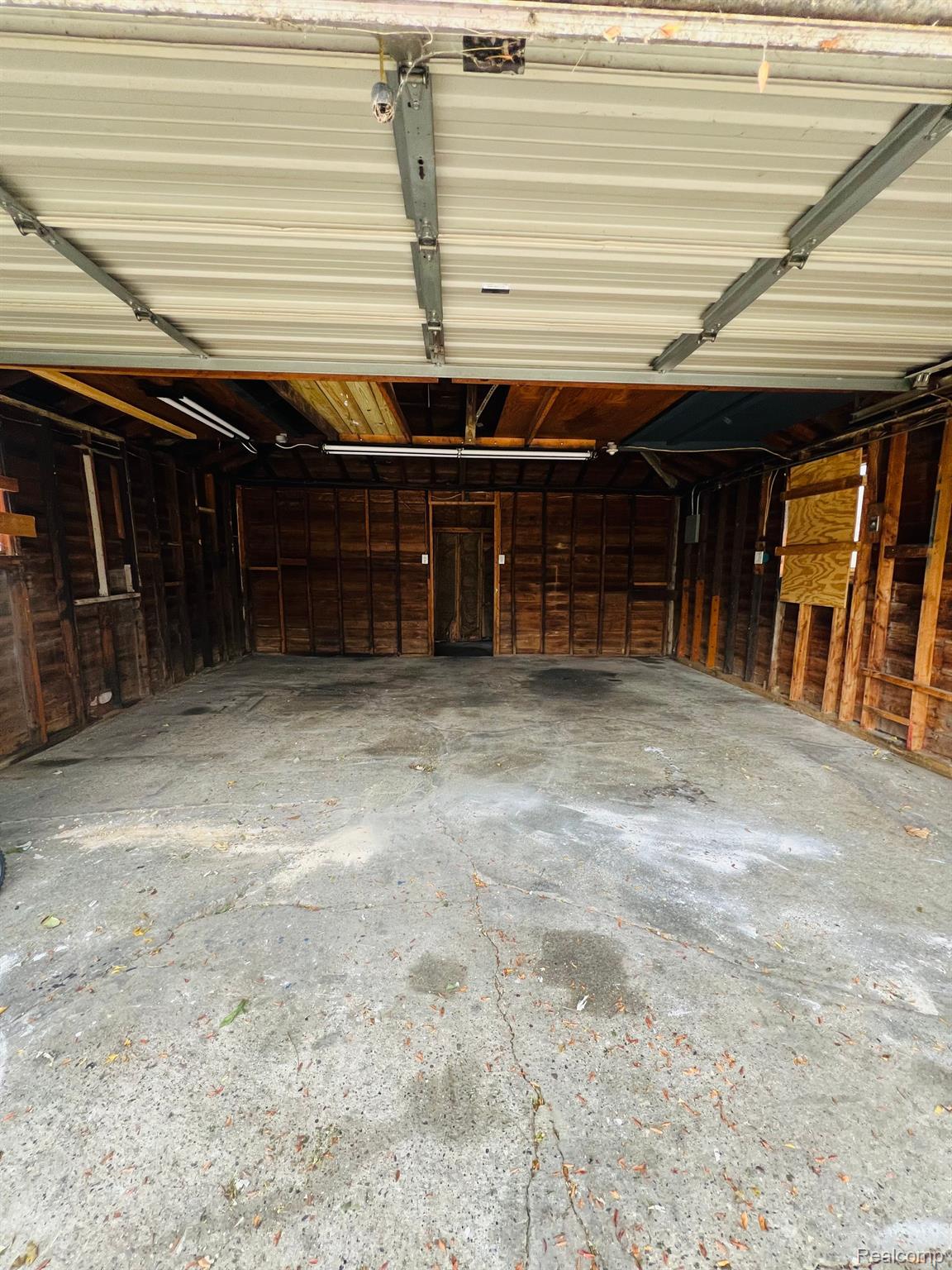 16344 East 10 Mile Road Eastpointe, MI 48021 - Photo 37 of 39 Gallery Image 37
