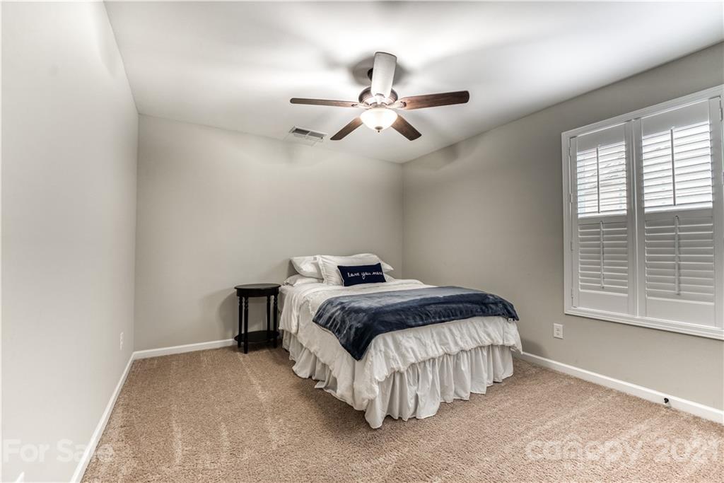 9201 Inverness Bay Road Charlotte, NC 28278 - Photo 19 of 39 Gallery Image 19