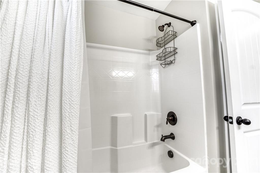 9201 Inverness Bay Road Charlotte, NC 28278 - Photo 22 of 39 Gallery Image 22