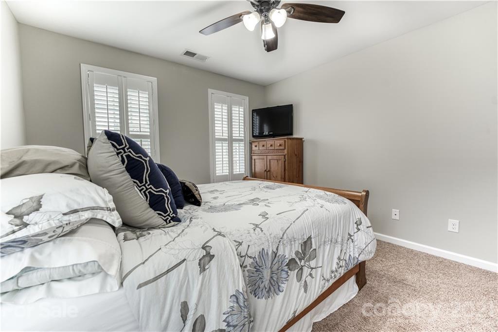 9201 Inverness Bay Road Charlotte, NC 28278 - Photo 24 of 39 Gallery Image 24