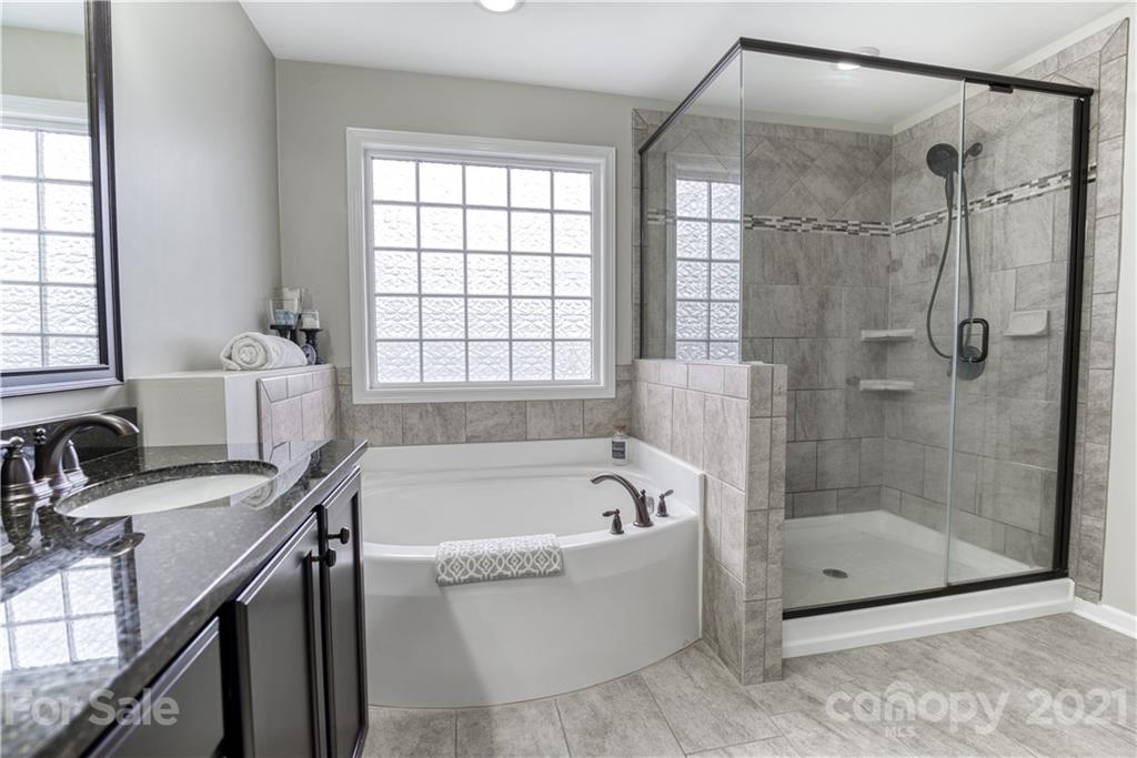 9201 Inverness Bay Road Charlotte, NC 28278 - Photo 28 of 39 Gallery Image 28