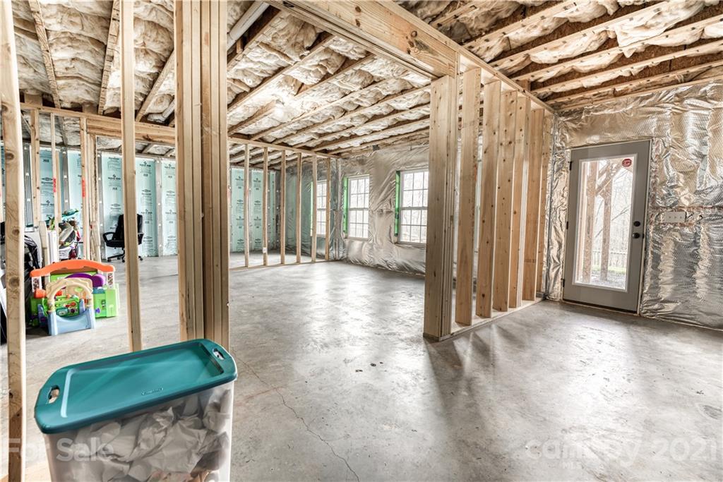 9201 Inverness Bay Road Charlotte, NC 28278 - Photo 32 of 39 Gallery Image 32