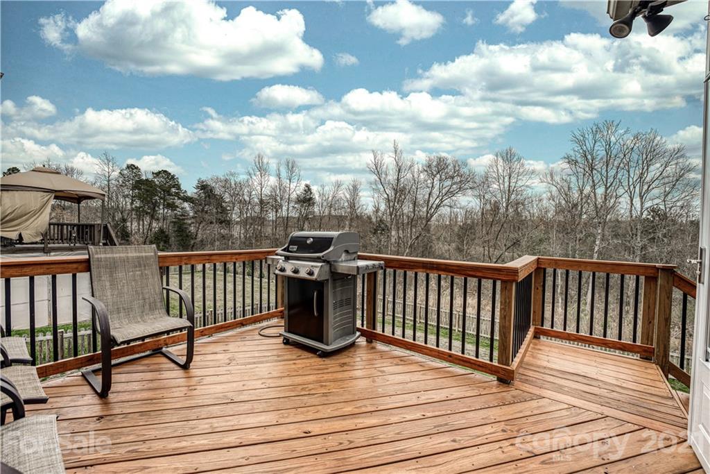 9201 Inverness Bay Road Charlotte, NC 28278 - Photo 34 of 39 Gallery Image 34
