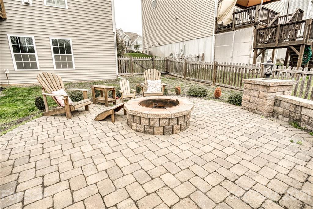9201 Inverness Bay Road Charlotte, NC 28278 - Photo 36 of 39 Gallery Image 36