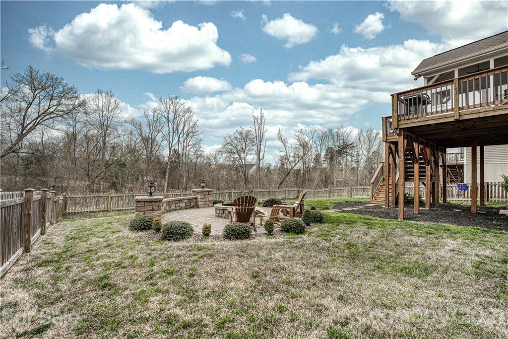 9201 Inverness Bay Road Charlotte, NC 28278 - Photo 37 of 39 Gallery Image 37